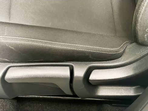 Used 2024 Nissan Rogue S FWD image 15