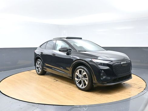 Used 2023 Audi Q4 e-tron Premium Plus w/ Premium Plus image 3