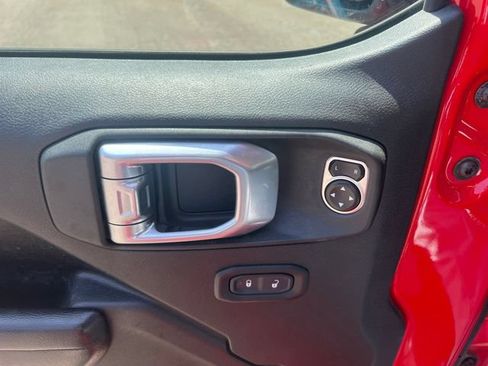 Used 2019 Jeep Wrangler Sport AWD/4WD image 11