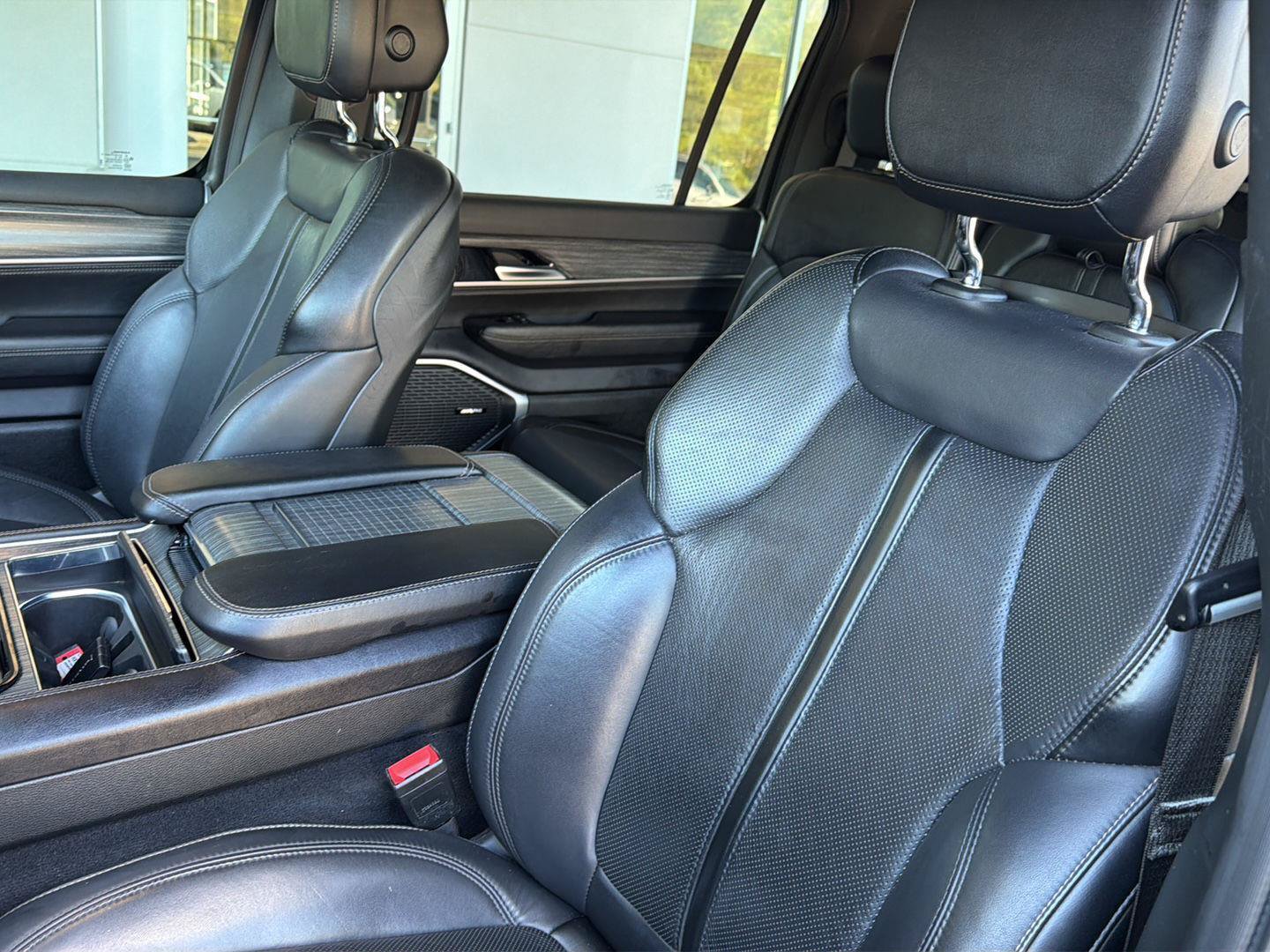 Used 2024 Jeep Wagoneer Series II w/ Flexible Seating Group RWD image 33