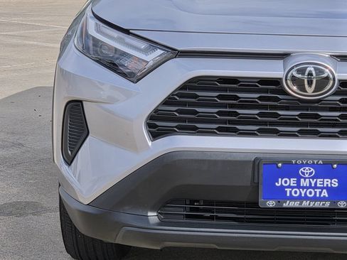 Used 2025 Toyota RAV4 XLE FWD image 5