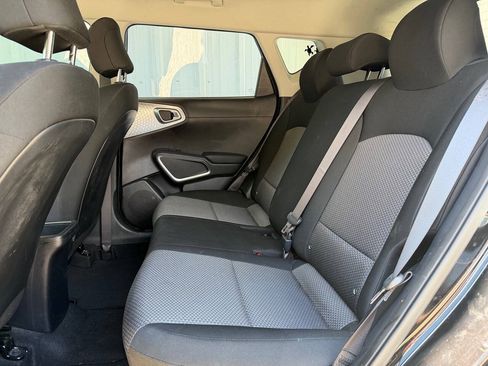Used 2020 Kia Soul LX FWD image 12