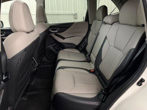 Used 2019 Subaru Forester Limited AWD/4WD image 9