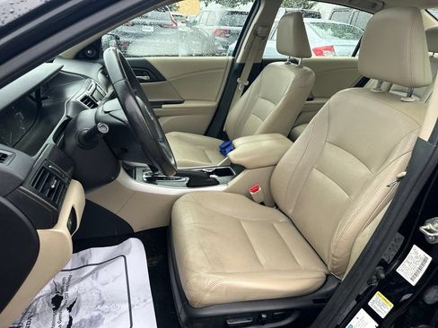 Used 2015 Honda Accord Touring image 15