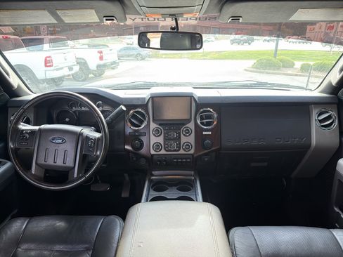 Used 2016 Ford F250 Lariat w/ Lariat Interior Package AWD/4WD image 10