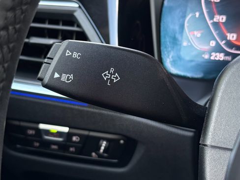 Used 2022 BMW M440i Convertible RWD image 39