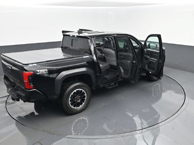 Used 2025 Toyota Tacoma TRD Off-Road w/ TRD Off Road Upgrade Package AWD/4WD image 29