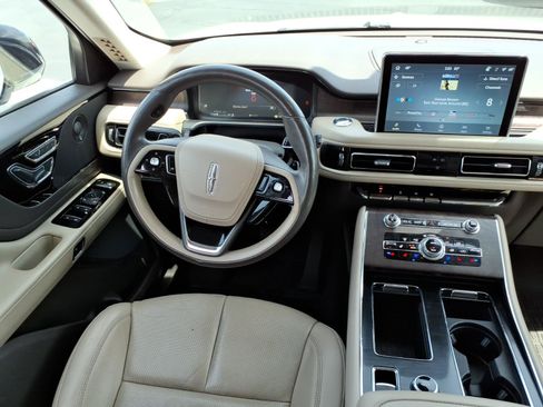 Used 2021 Lincoln Aviator Reserve w/ Elements Package Plus AWD/4WD image 18