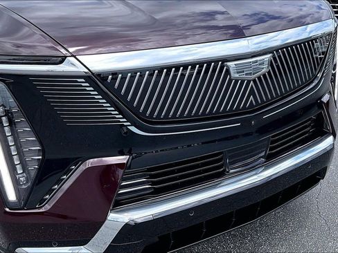 Certified 2025 Cadillac Escalade IQ Luxury 2 w/ LPO, Premium Carpet Package AWD/4WD image 33