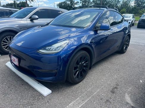Used 2021 Tesla Model Y Long Range AWD/4WD image 1