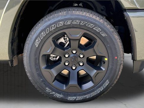 New 2026 RAM 1500 4x4 Crew Cab image 33