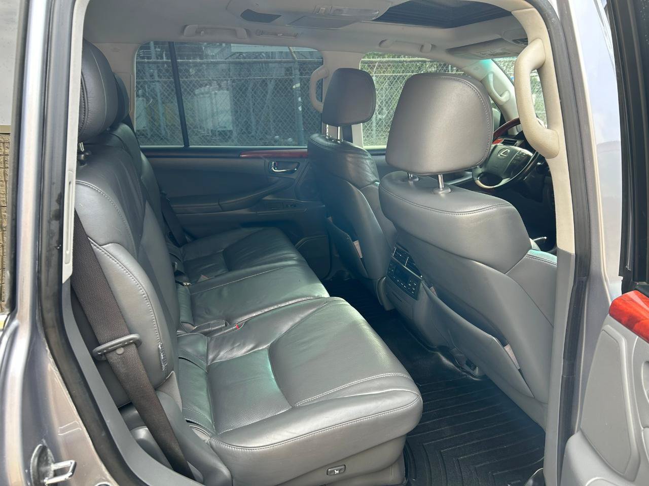 Used 2008 Lexus LX 570 4WD image 20