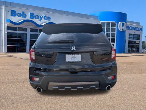 Certified 2025 Honda Passport TrailSport image 4