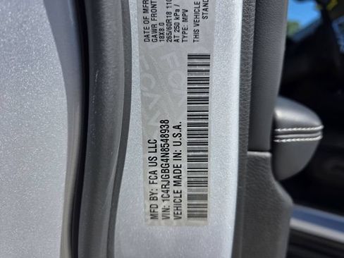 Certified 2022 Jeep Grand Cherokee Limited RWD image 42