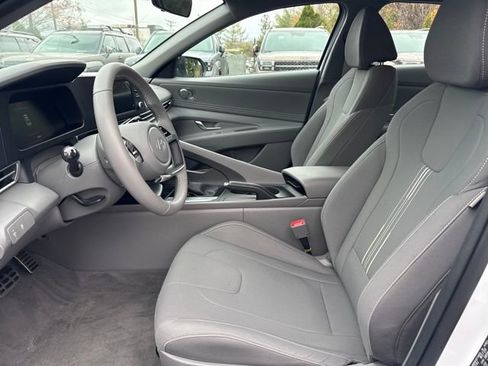 Certified 2025 Hyundai Elantra Sport image 9