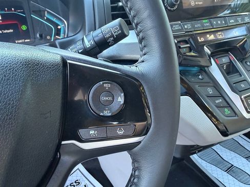 Used 2024 Honda Odyssey Touring image 23