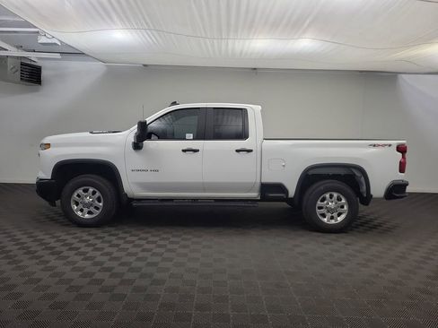 Used 2025 Chevrolet Silverado 2500 W/T image 2