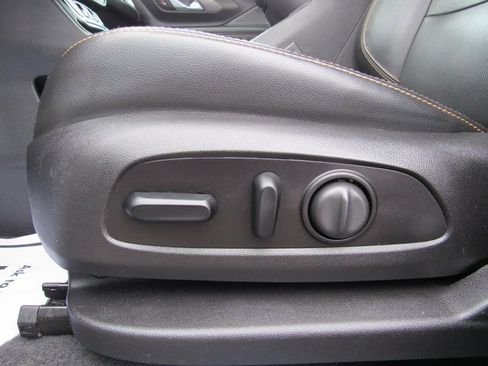 Certified 2020 GMC Terrain SLT w/ Preferred Package image 12