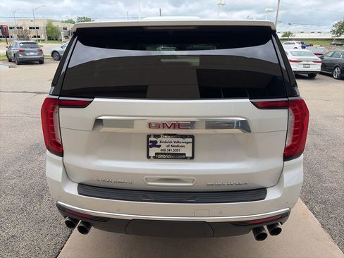 Used 2021 GMC Yukon XL Denali w/ Denali Ultimate Package AWD/4WD image 7