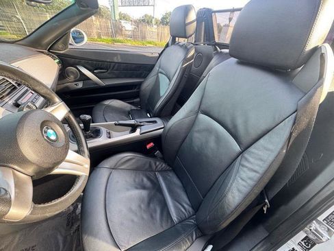 Used 2003 BMW Z4 2.5i image 14