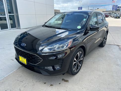 Used 2022 Ford Escape SE w/ SE Sport Appearance Package FWD image 6