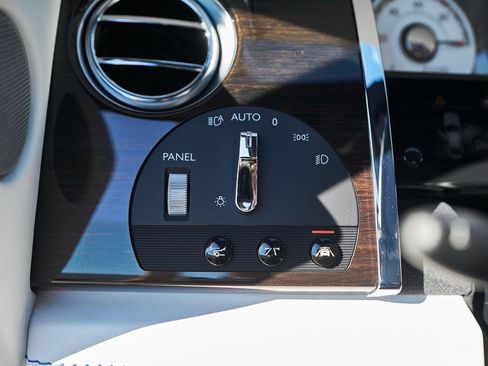 Used 2020 Rolls-Royce Wraith RWD image 51