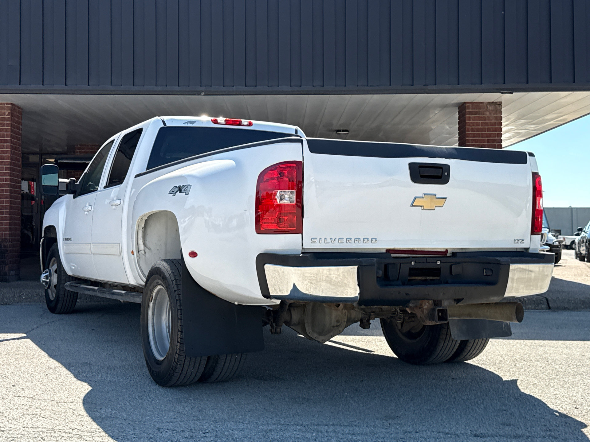 Used 2009 Chevrolet Silverado 3500 LTZ w/ LTZ Plus Package AWD/4WD image 8