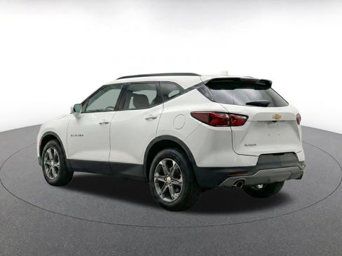 Used 2025 Chevrolet Blazer LT FWD image 6