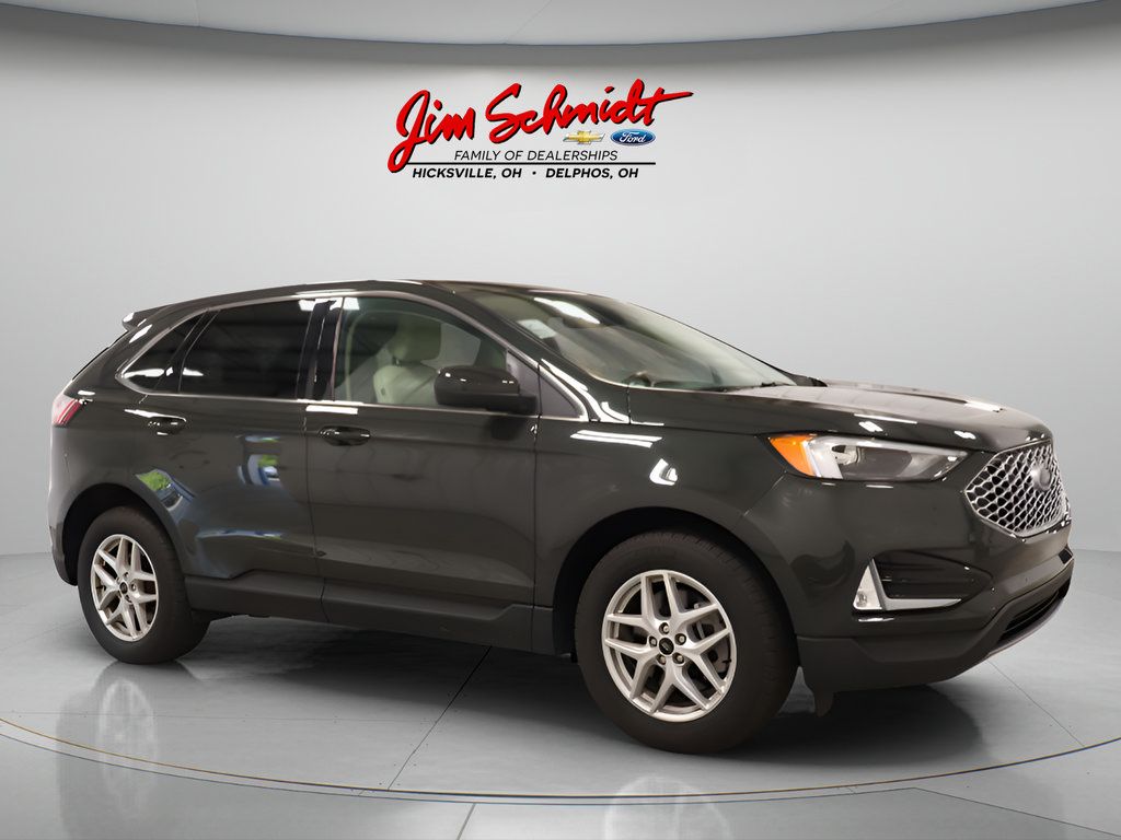 Used 2024 Ford Edge SEL w/ Convenience Package AWD/4WD image 2