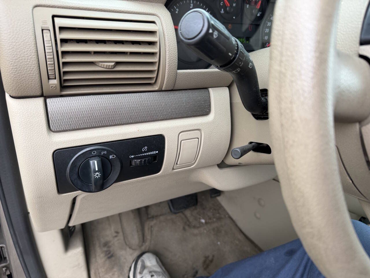 Used 2004 Ford Freestar SES FWD image 30