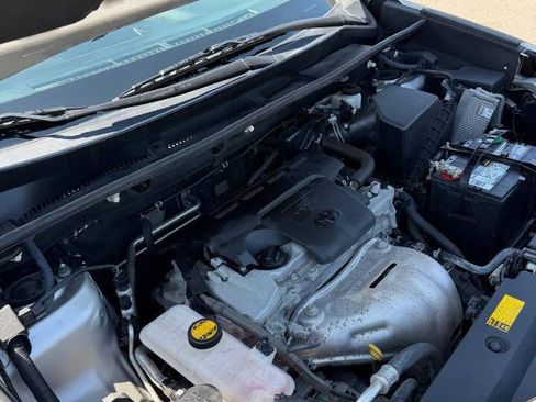 Used 2013 Toyota RAV4 XLE AWD/4WD image 31