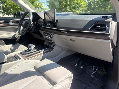 Used 2021 Audi Q5 2.0T Premium Plus w/ Premium Plus Package AWD/4WD image 36