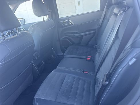 Used 2024 Mitsubishi Outlander SE image 9