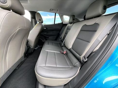New 2026 Chevrolet Trax ACTIV w/ Sunroof Package FWD image 14