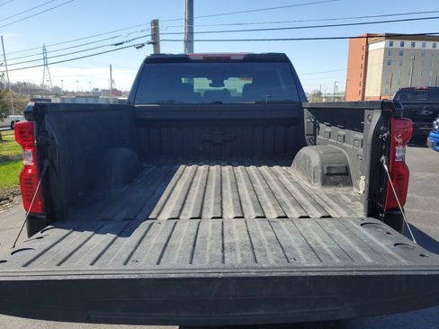 Used 2022 Chevrolet Silverado 1500 LT w/ Z71 Off-Road Package image 7