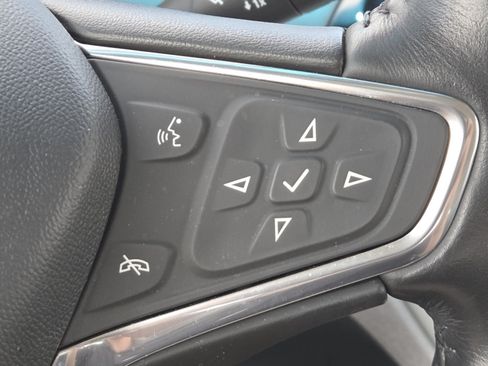Used 2020 Chevrolet Bolt LT FWD image 29