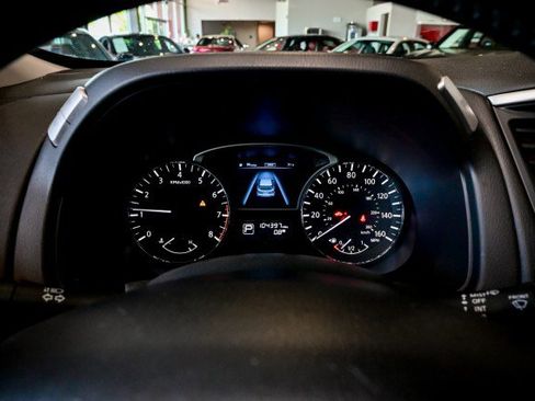 Used 2014 Nissan Pathfinder SL w/ SL Tech Package AWD/4WD image 29