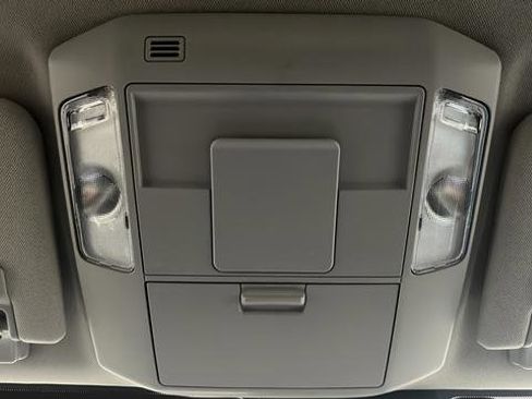 Used 2018 Toyota Tundra Limited w/ Limited Premium Package AWD/4WD image 32