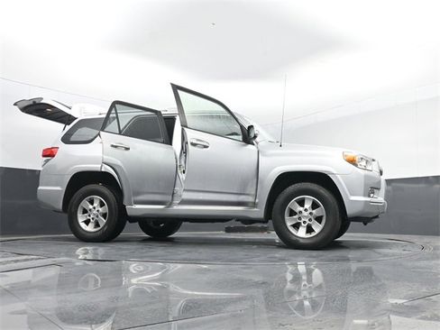 Used 2010 Toyota 4Runner SR5 image 30