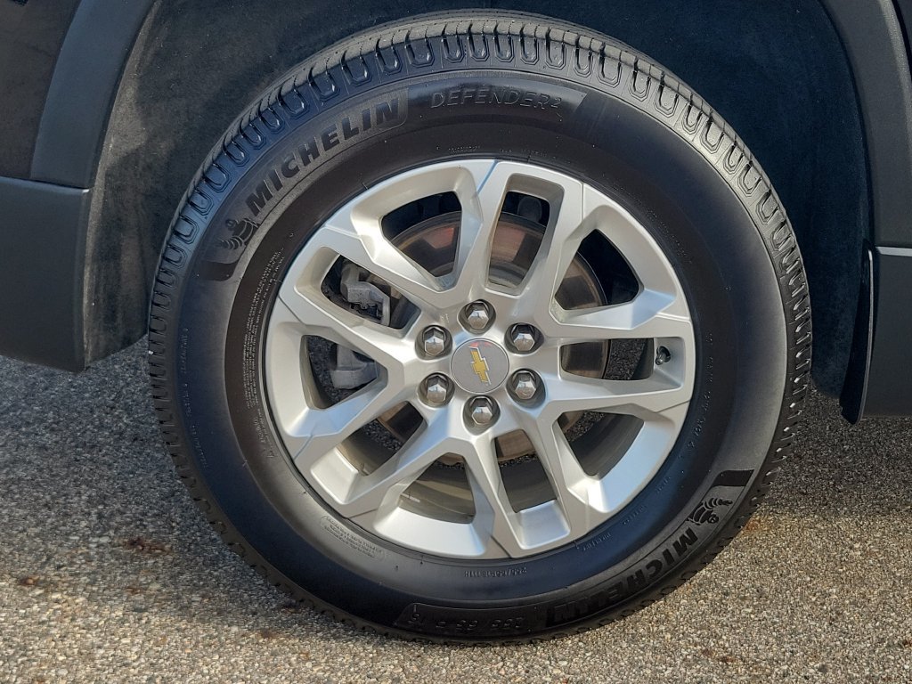 Used 2021 Chevrolet Traverse LT FWD image 37