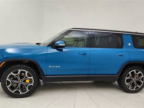 Used 2024 Rivian R1S Launch Edition image 3