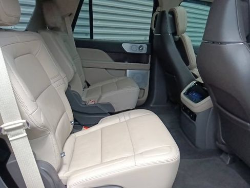 Used 2024 Lincoln Navigator Reserve AWD/4WD image 37
