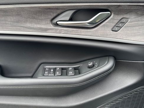 New 2025 Jeep Grand Cherokee Limited w/ Luxury Tech Group II image 13