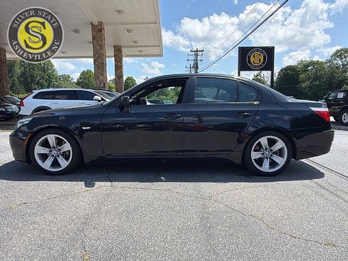Used 2010 BMW 528i Sedan w/ Sport Pkg RWD image 3