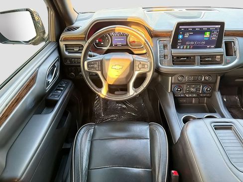 Used 2021 Chevrolet Tahoe Premier w/ Premium Package image 17