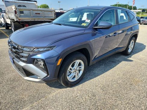 Used 2025 Hyundai Tucson SE image 3