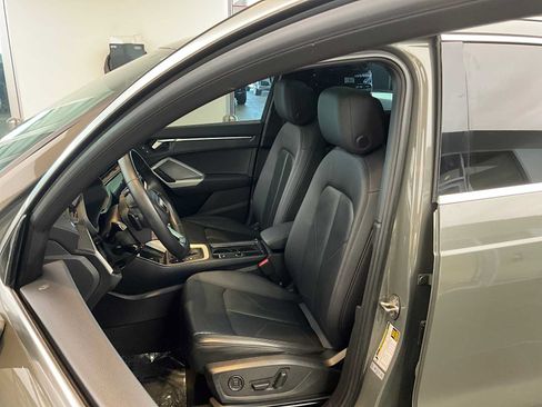 Used 2023 Audi Q3 2.0T Premium w/ Convenience Package AWD/4WD image 19