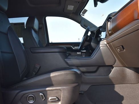 Used 2024 GMC Sierra 1500 Denali w/ Technology Package AWD/4WD image 11