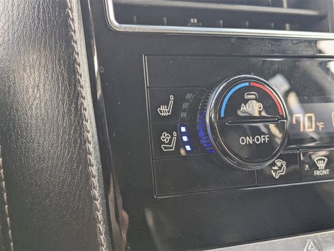 Used 2023 Nissan Armada Platinum w/ Captain's Chairs Package image 27