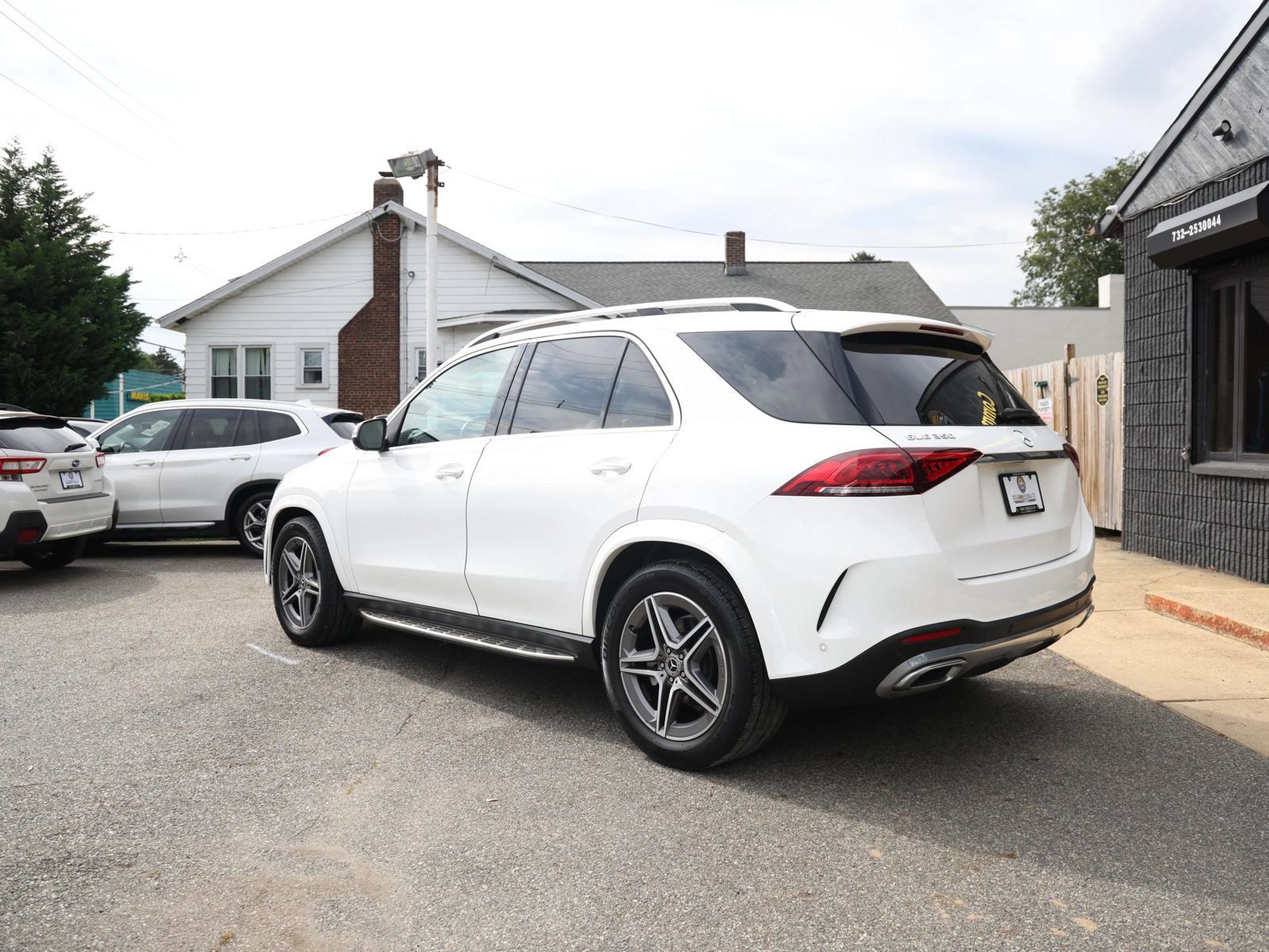Used 2022 Mercedes-Benz GLE 350 4MATIC w/ AMG Line Exterior image 7